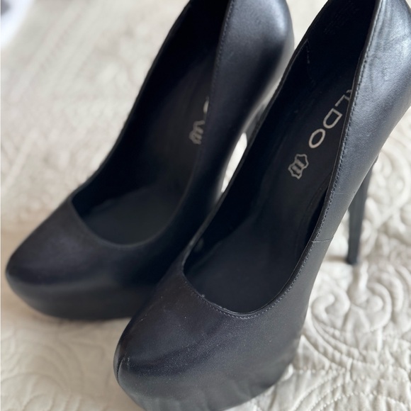 Black stiletto, Aldo heels, size 7 - Picture 4 of 6